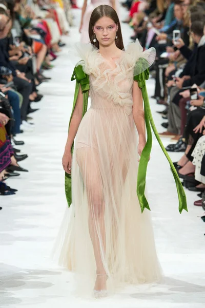 Look 75